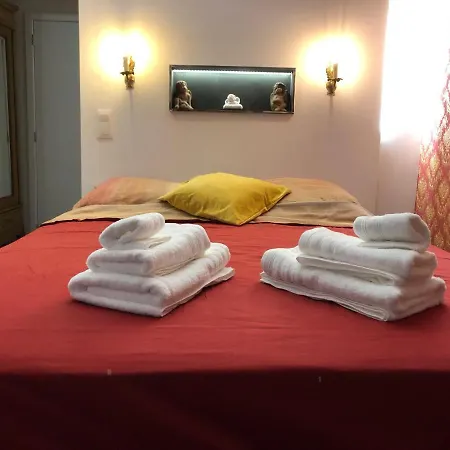 Love Nest Versailles - Unique Louis XIV decoration - Calm location right IN city center-2
