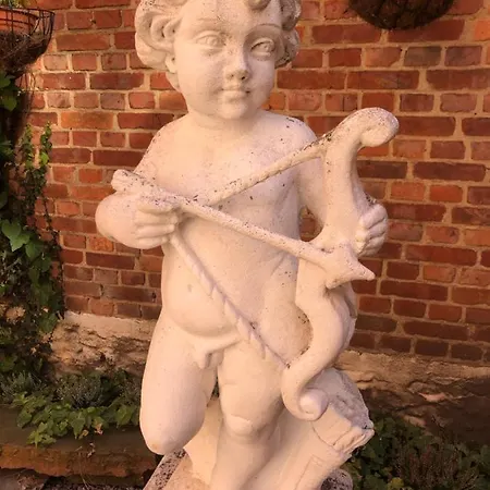 Love Nest Versailles - Unique Louis XIV decoration - Calm location right IN city center-3